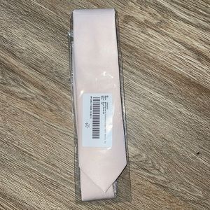 NWT Azazie Gentlemen’s Collection Matte Satin Skinny Tie Rose Petal Color 58”